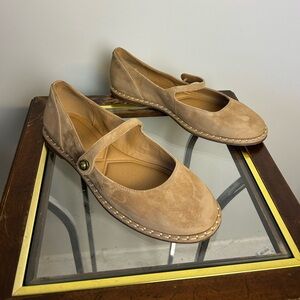 Crown Vintage Tan Flats with Strap